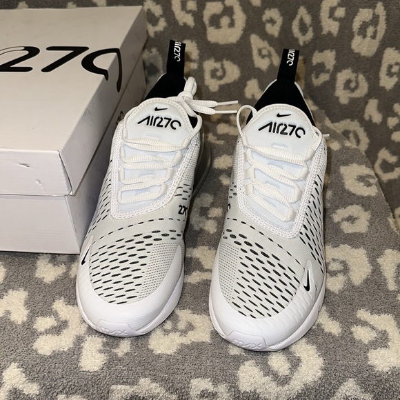 NIKE AIR MAX 270 CASUAL SHOES 😍 WHITE/BLACK 😍 NEW & NEVER WORN 😍 - Picture 17 of 17